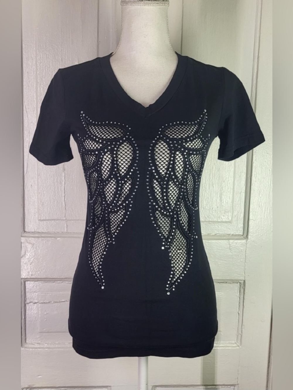 Y2K Platinum Plush LA Rhinestone Angel-Wing V-Neck Fitted Tee - Juniors Size - M